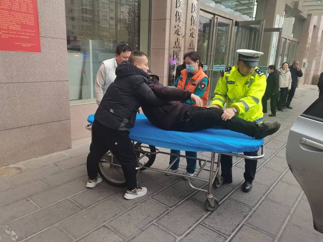 脑梗病人心跳120正常吗