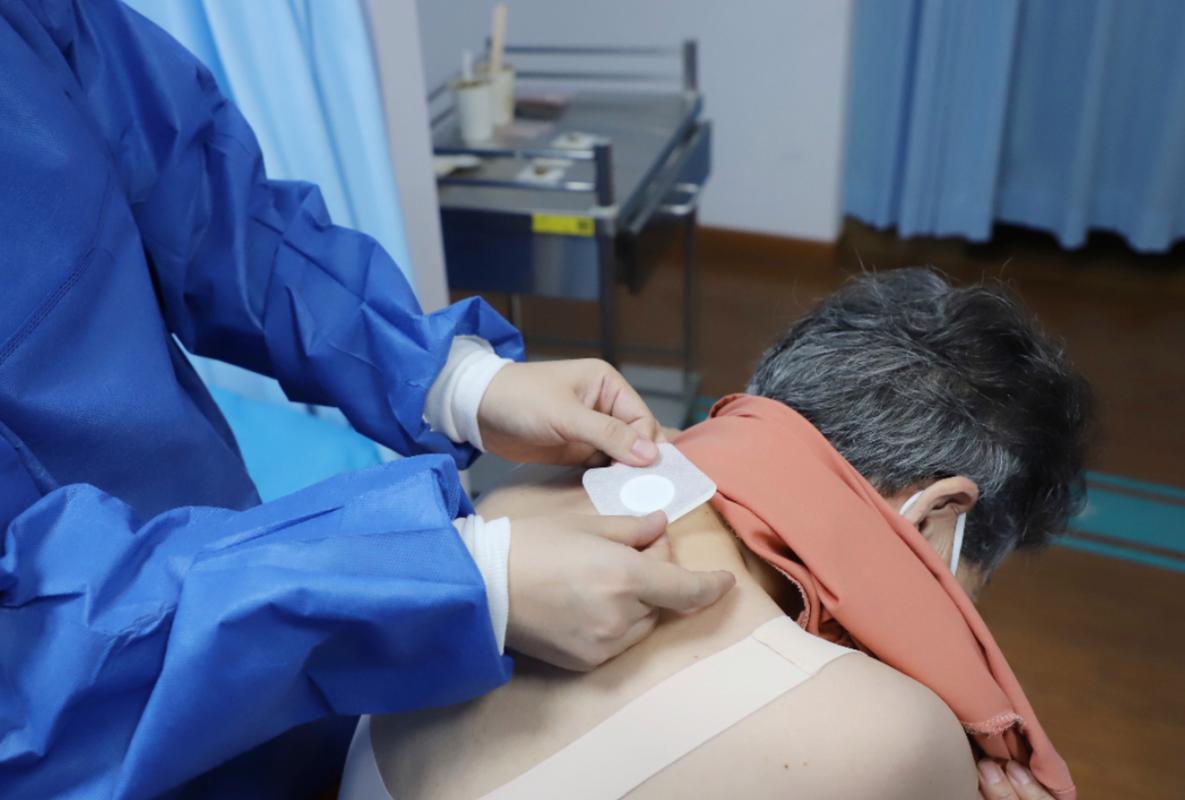 华美 穴位敷贴 用法