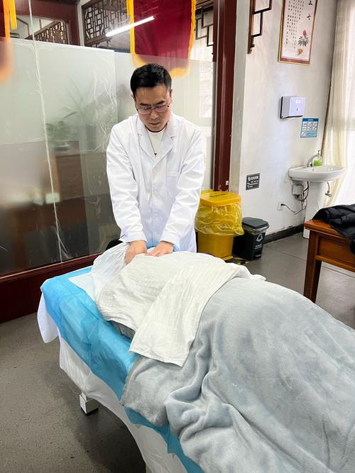 中医穴位治病按摩视中