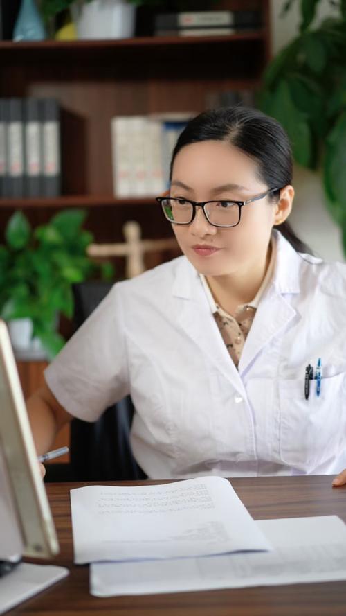 治风湿类风湿的张老师