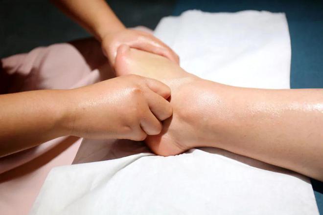 变态按摩师思念的穴位