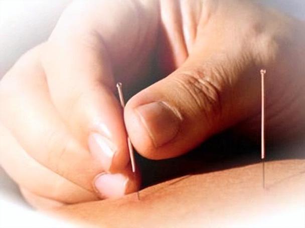 治疗乳汁分泌的穴位