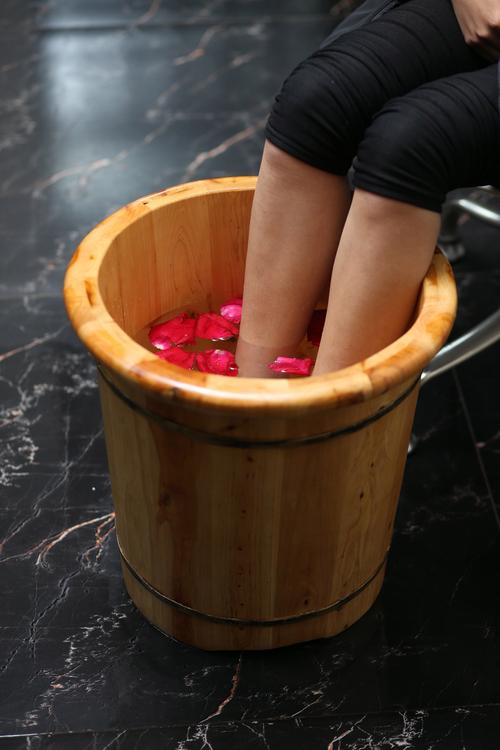 用什么泡脚可以去风湿