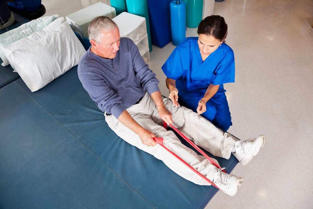 脑梗病人康复训练图片