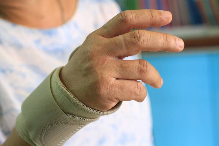 脑梗康复手部训练视频