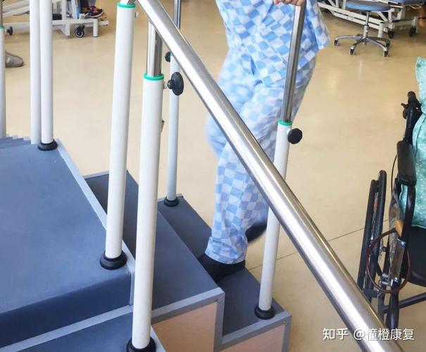 脑梗病人走路康复训练