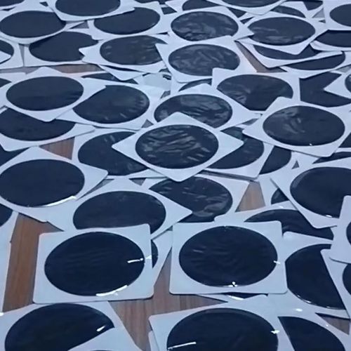 风湿贴药膏贴膝盖还是